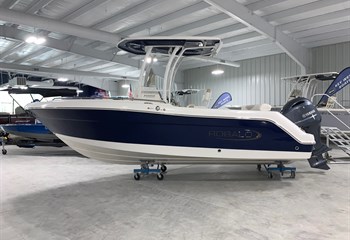 2024 Robalo R222 Biscayne Blue/White Boat